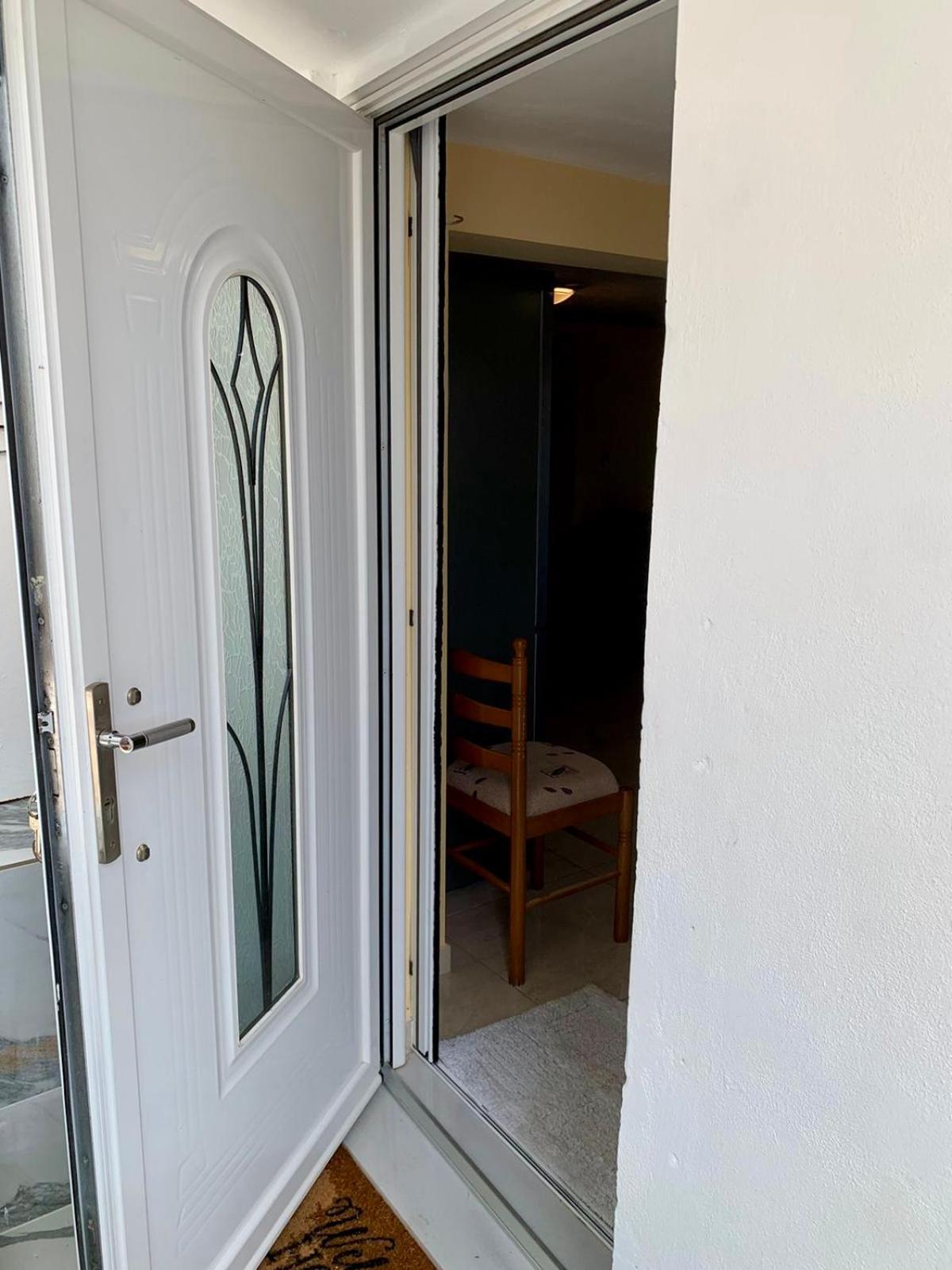 Sofia'S Seaview Villa Near Airport And Beach 아르테미다 외부 사진