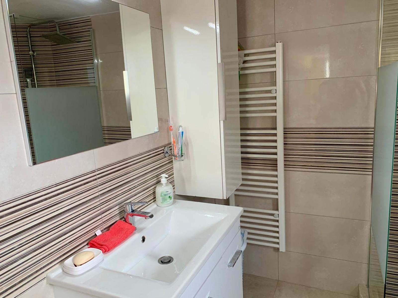 Sofia'S Seaview Villa Near Airport And Beach 아르테미다 외부 사진