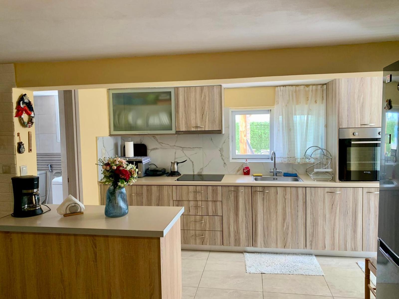 Sofia'S Seaview Villa Near Airport And Beach 아르테미다 외부 사진