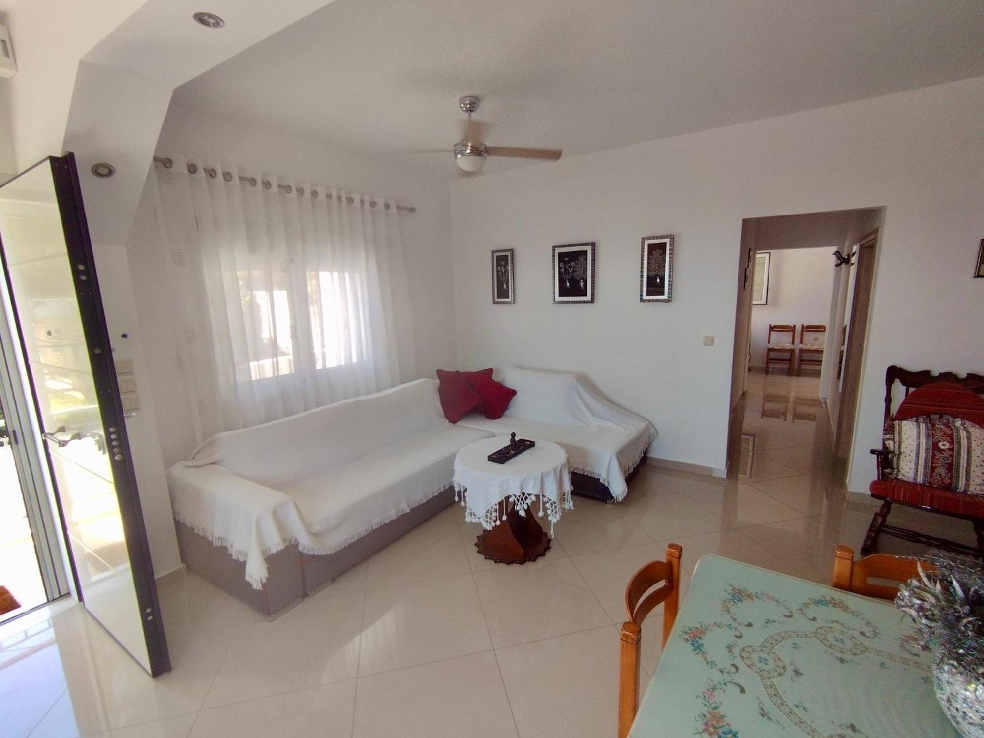 Sofia'S Seaview Villa Near Airport And Beach 아르테미다 외부 사진