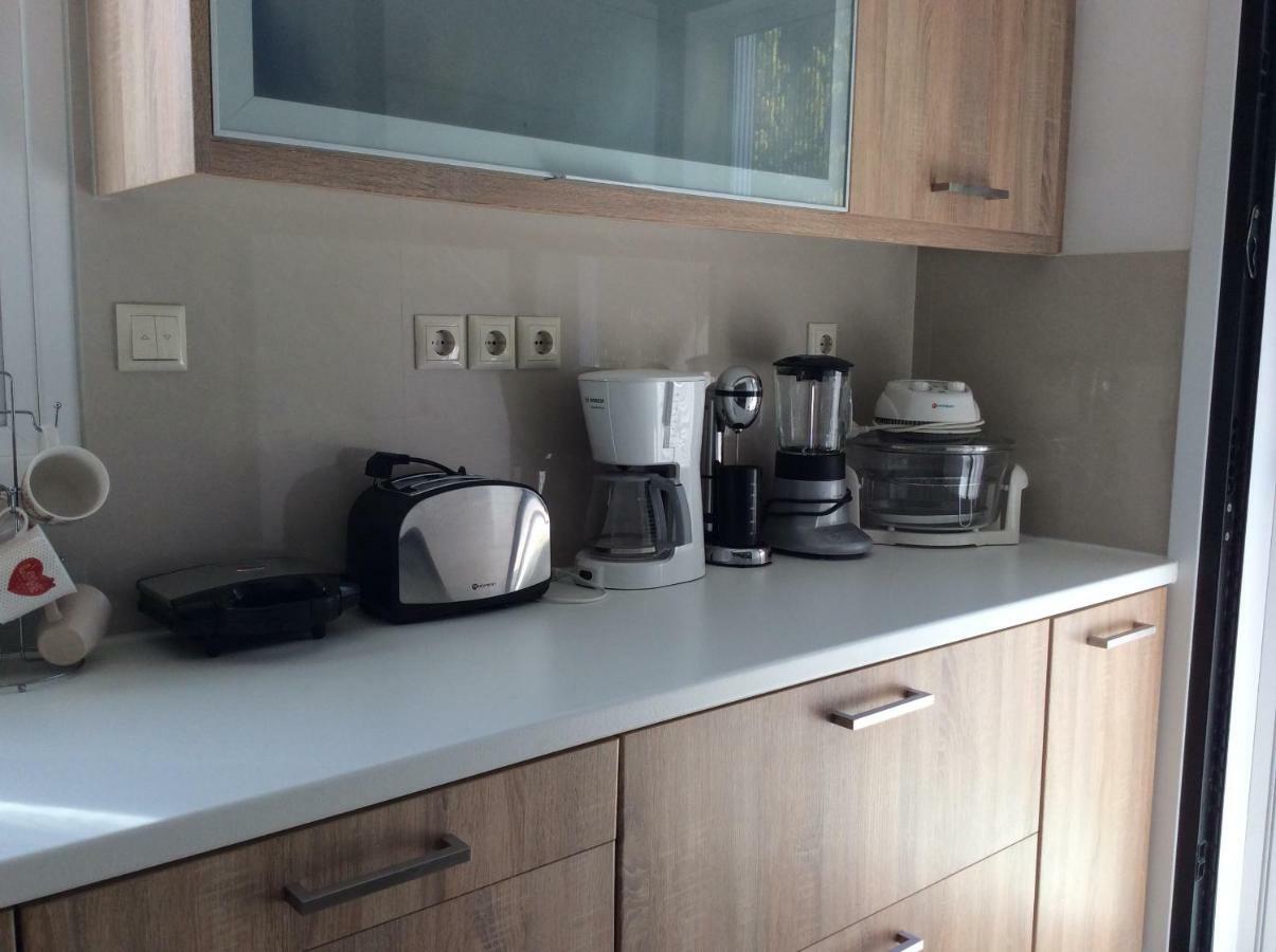 Sofia'S Seaview Villa Near Airport And Beach 아르테미다 외부 사진
